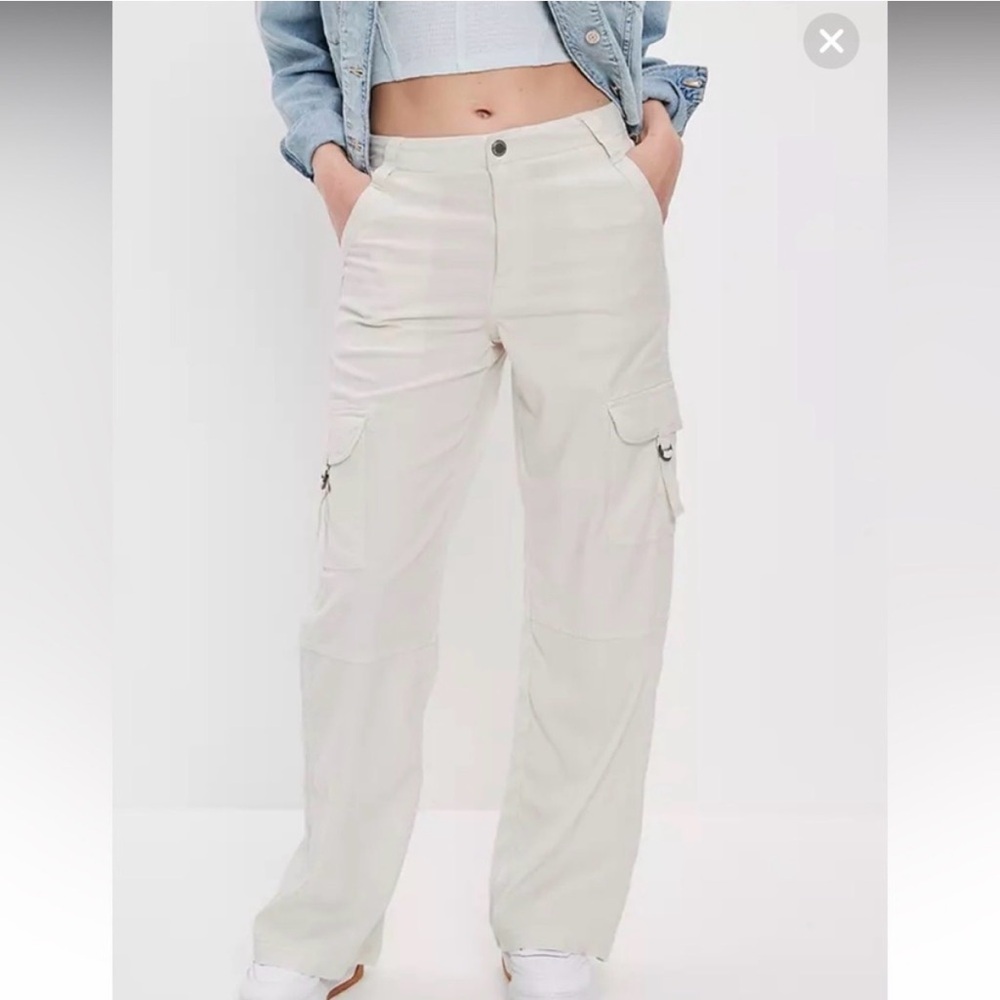 American Eagle Cream High Waisted Baggy Utility Pant